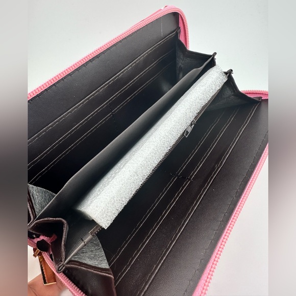 Hello Kitty Zipper Wallet- Brand New - Picture 5 of 5